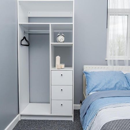 Shirley House 2, Self Catering Guest House, Self Check In, Smart Locks, 10 Min Walk To Southampton General, Aspire And Princess Anne Hospitals, Access To Fully Equipped Kitchen, Excellent Transport Links, Ideal For Longer Stays And Hospital Shifts ภายนอก รูปภาพ