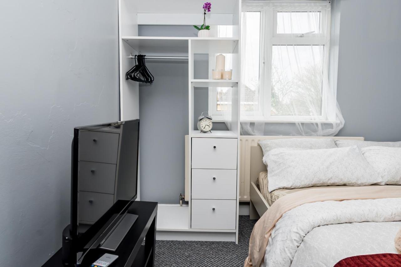 Shirley House 2, Self Catering Guest House, Self Check In, Smart Locks, 10 Min Walk To Southampton General, Aspire And Princess Anne Hospitals, Access To Fully Equipped Kitchen, Excellent Transport Links, Ideal For Longer Stays And Hospital Shifts ภายนอก รูปภาพ