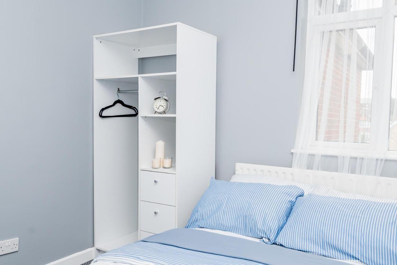 Shirley House 2, Self Catering Guest House, Self Check In, Smart Locks, 10 Min Walk To Southampton General, Aspire And Princess Anne Hospitals, Access To Fully Equipped Kitchen, Excellent Transport Links, Ideal For Longer Stays And Hospital Shifts ภายนอก รูปภาพ